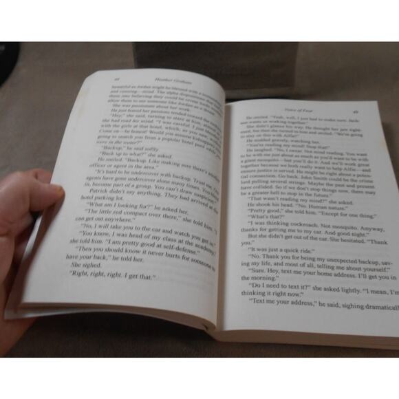 Voice of Fear by Heather Graham Paperback 2022 Krewe of Hunters #38 - Picture 6 of 7